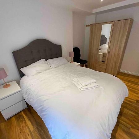 Comfortable 1 Bedroom And Double Sofa Bed Flat Londres Exterior foto