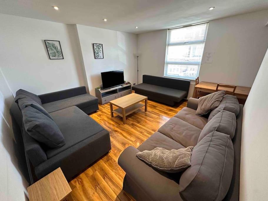 Comfortable 1 Bedroom And Double Sofa Bed Flat Londres Exterior foto